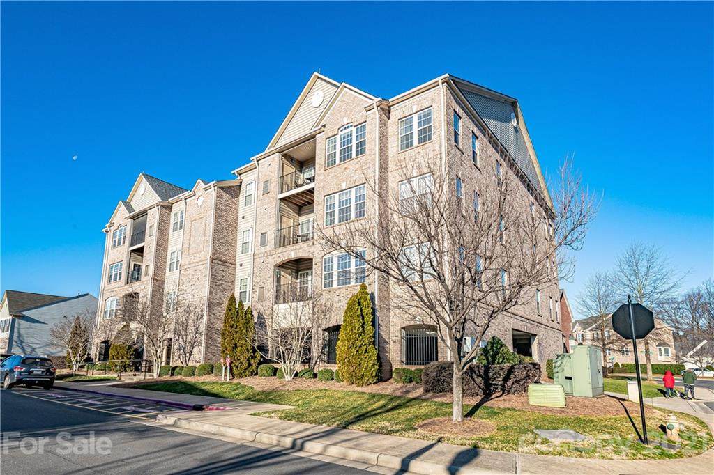 6006 Union Pacific Avenue - Photo 1