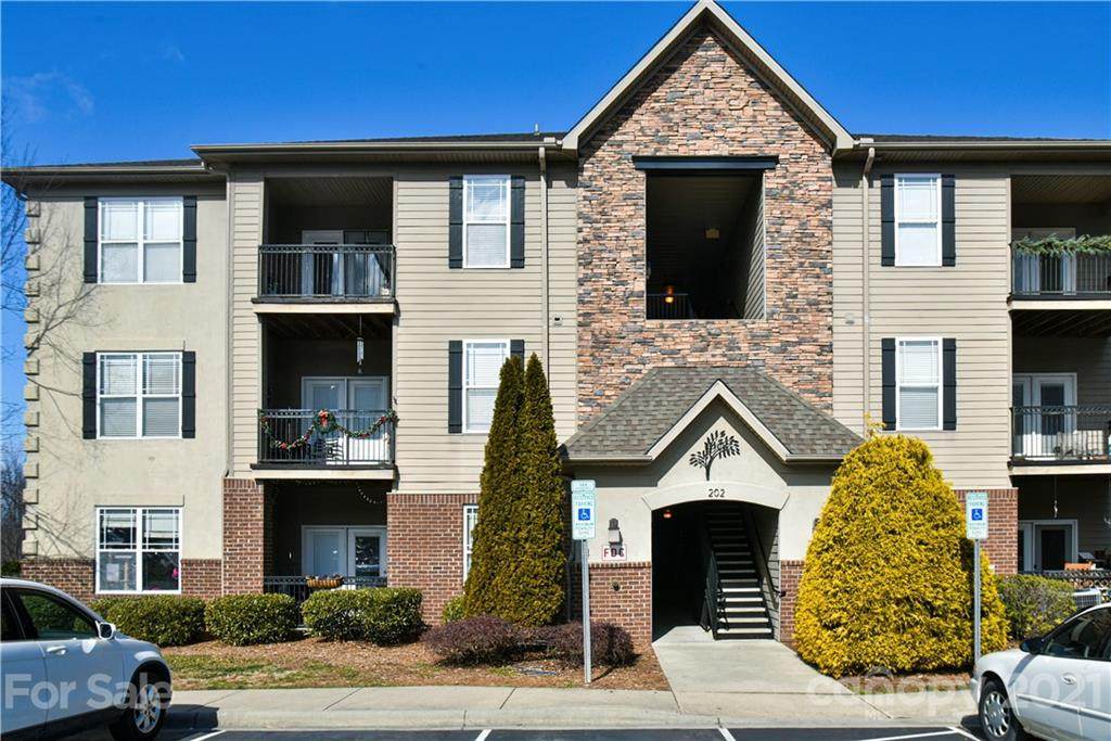 202 Brickton Village Circle - Photo 1