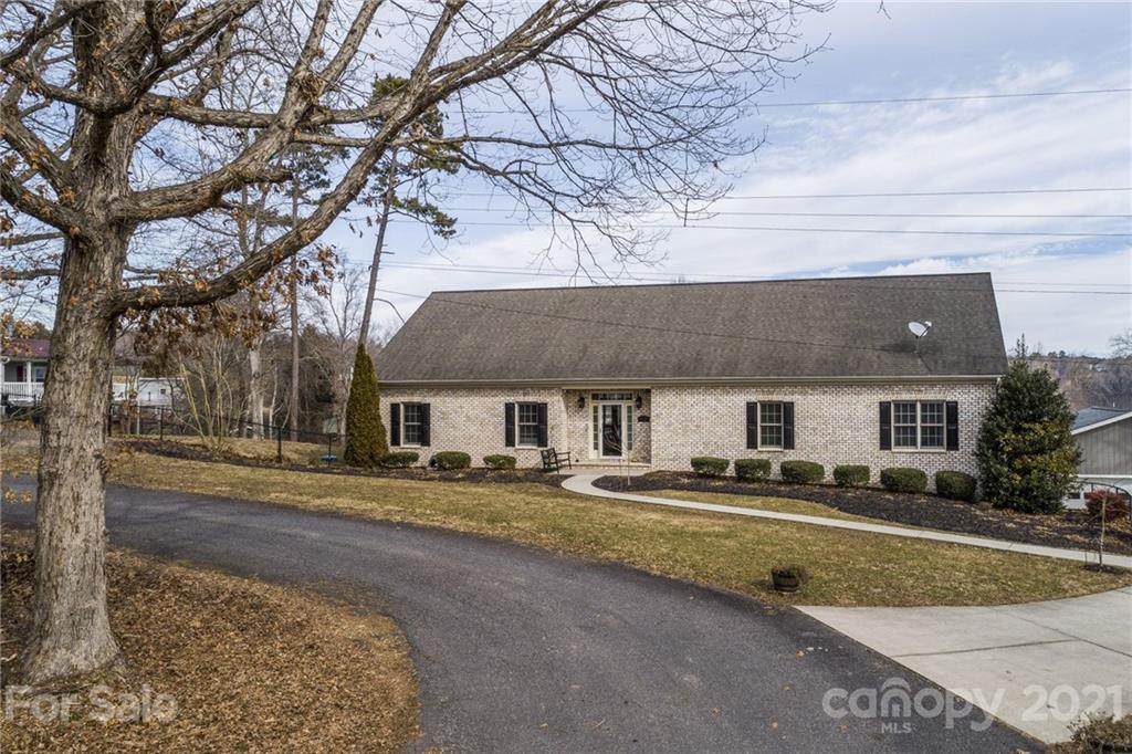 4322 Circle Drive - Photo 1