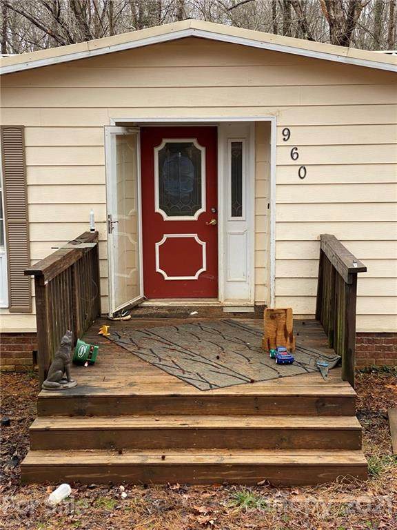 960 Hillview Drive - Photo 1
