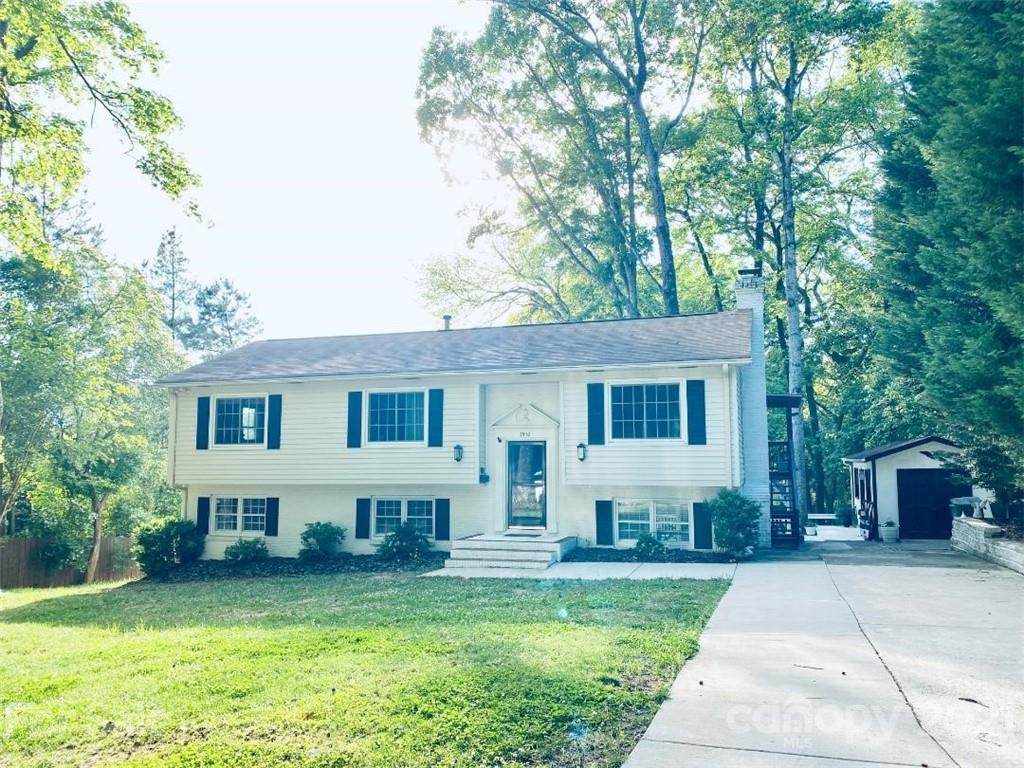 3910 Flowerfield Road - Photo 1