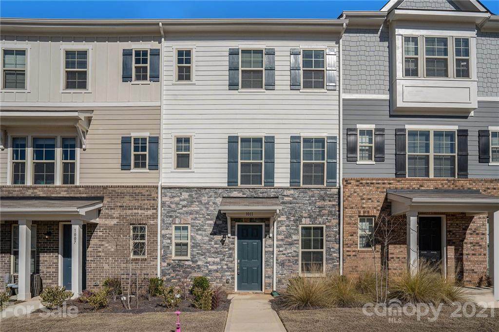 1011 Doveridge Street - Photo 1