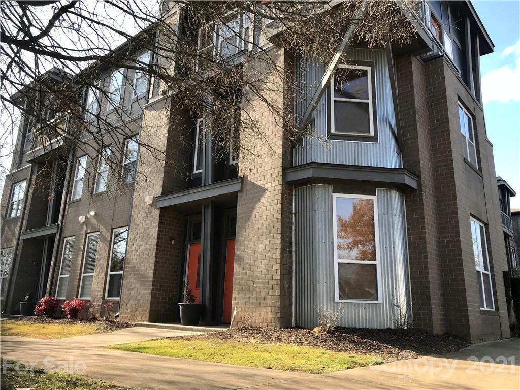 3247 Wesley Avenue - Photo 1