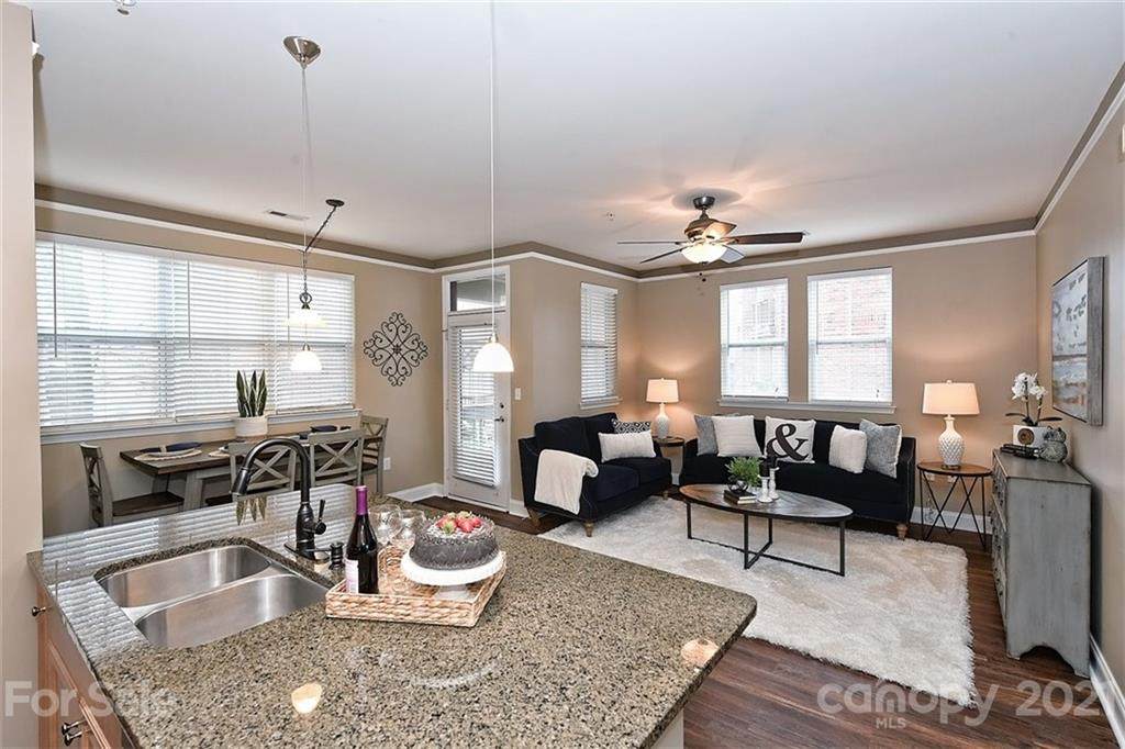 546 Oakland Avenue - Photo 1