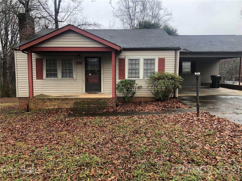 812 Woods Drive - Photo 1