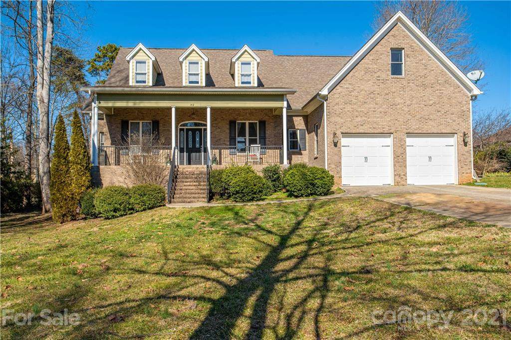 142 Fairway Drive - Photo 1