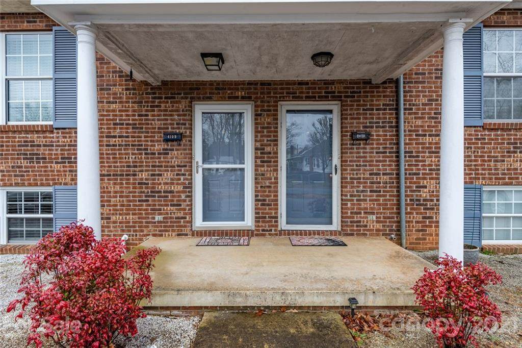 410 Oak Street - Photo 1