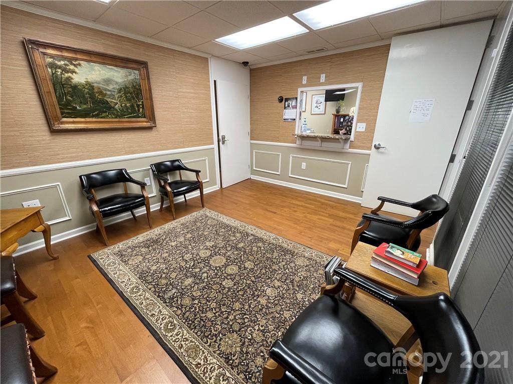 77 Mccachern Boulevard - Photo 1