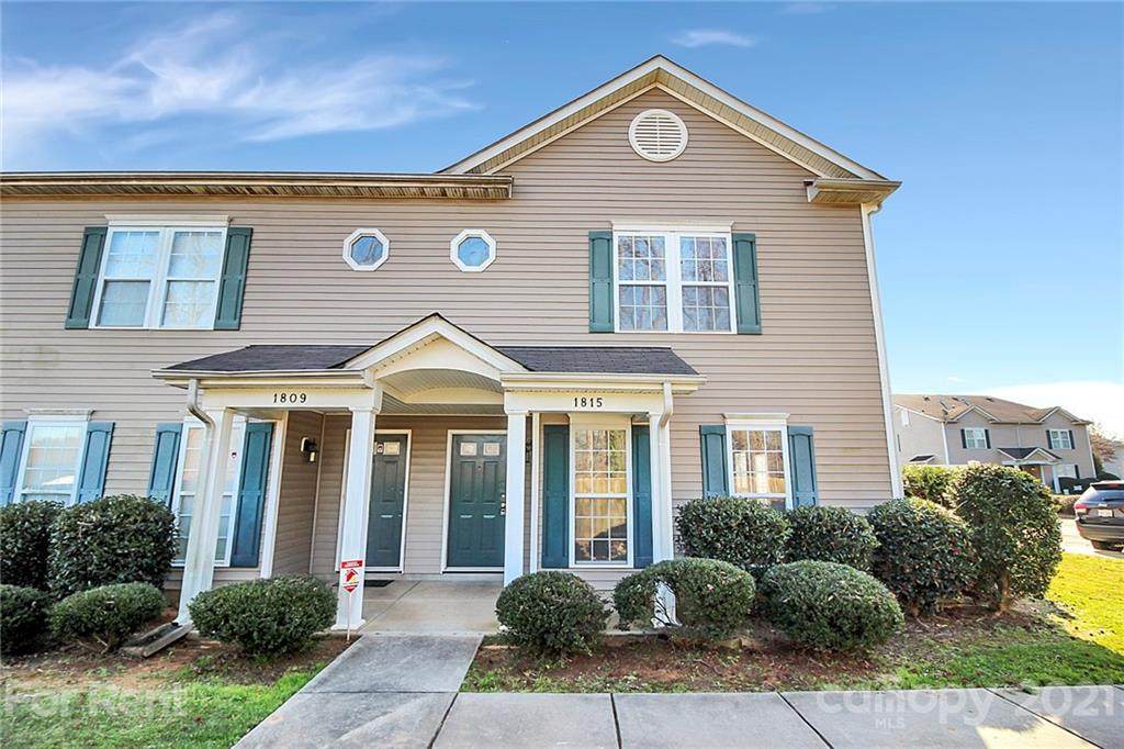 1815 Butterfly Lane - Photo 1