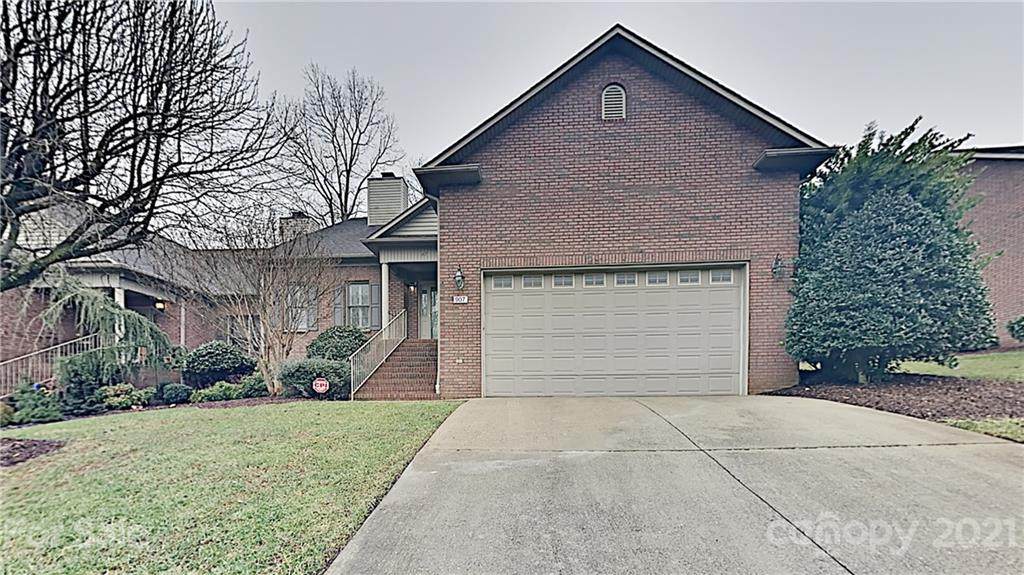 907 3rd Street Place - Photo 1