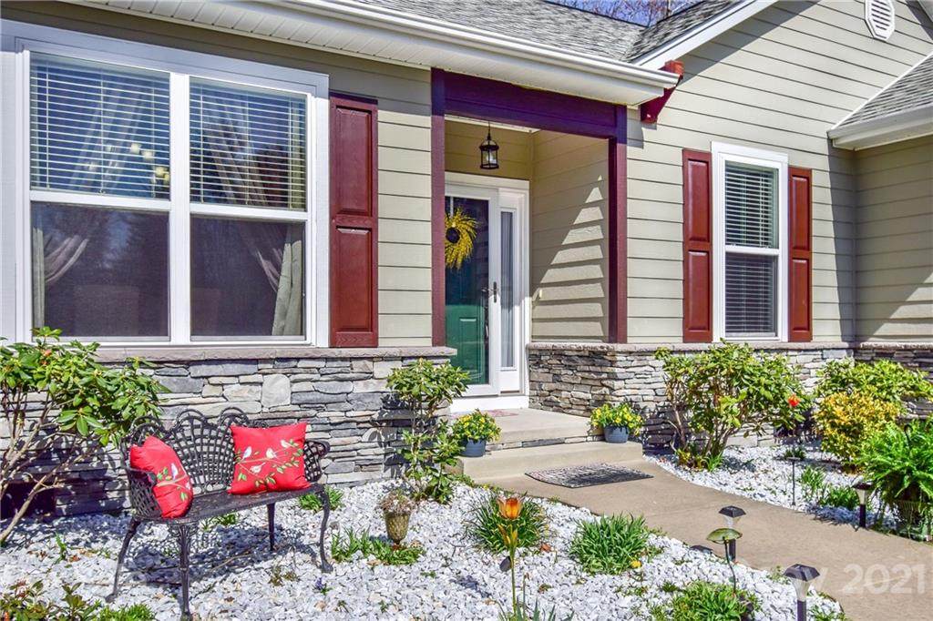 342 Oxford Court - Photo 1