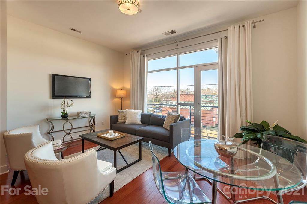 963 Hill Street - Photo 1