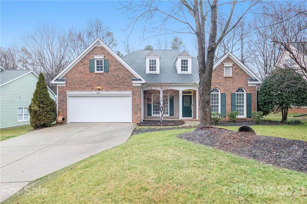 8827 Oakham Street - Photo 1