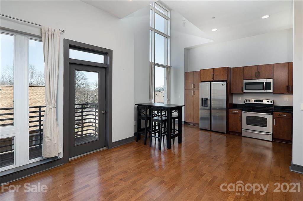 300 Magnolia Avenue - Photo 1