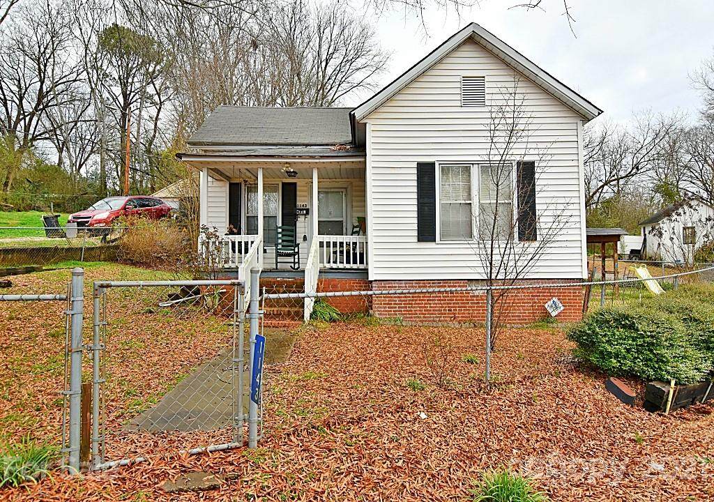 1143 9th Street - Photo 1