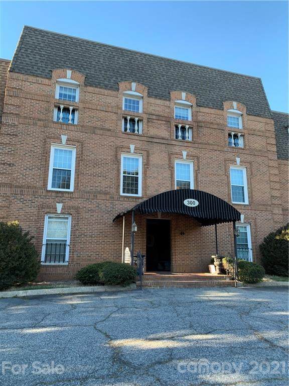 300 Fulton Street - Photo 1