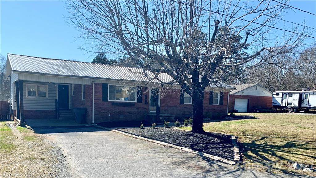 165 Whitman Circle - Photo 1