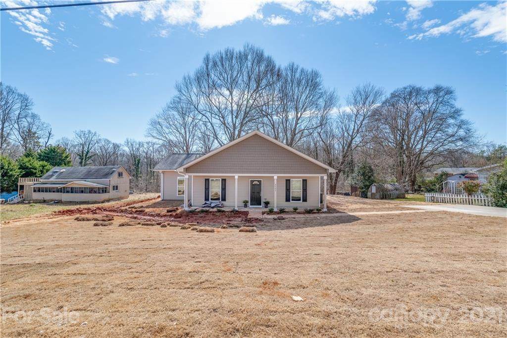 2507 Leroy Avenue - Photo 1