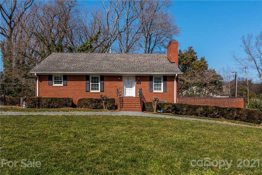 131 Chevron Drive - Photo 1