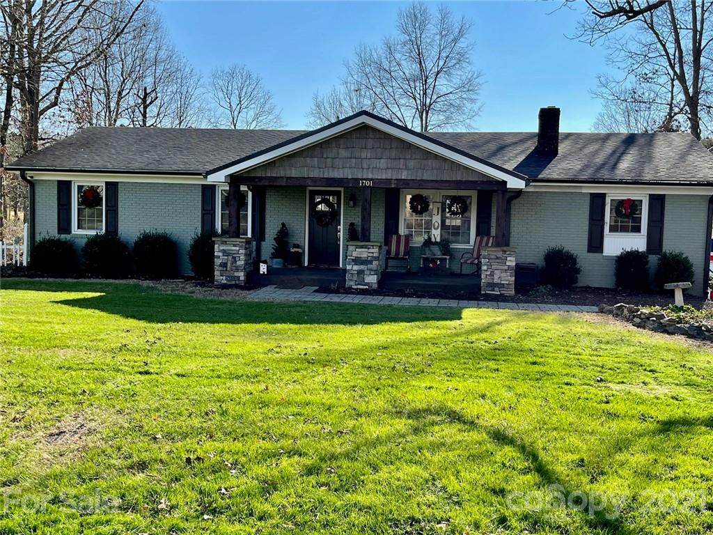 1701 Springhaven Circle - Photo 1