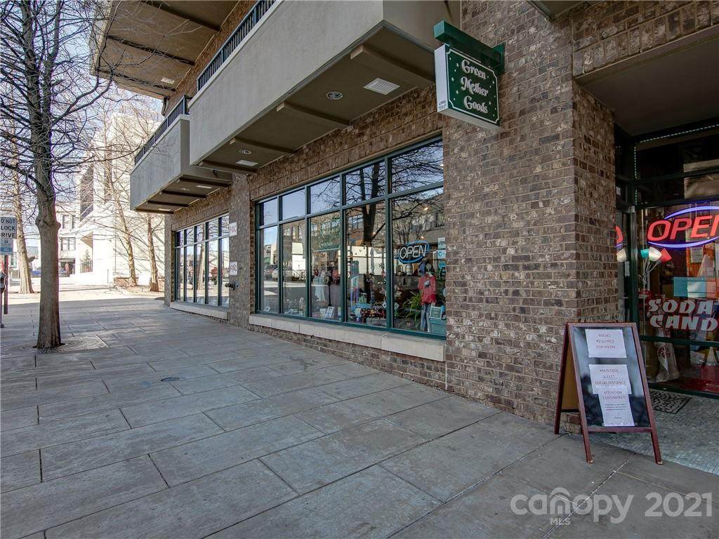 21 Battery Park Avenue - Photo 1