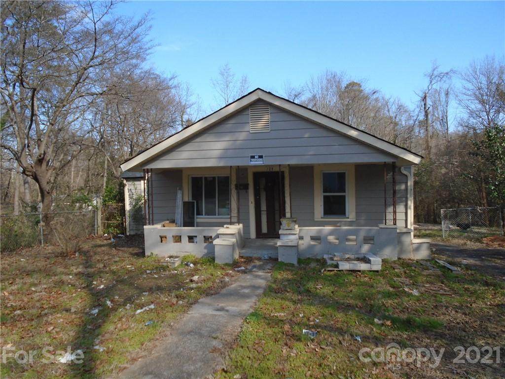 728 Rodey Avenue - Photo 1