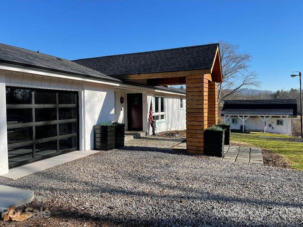 10 Thistledew Lane - Photo 1