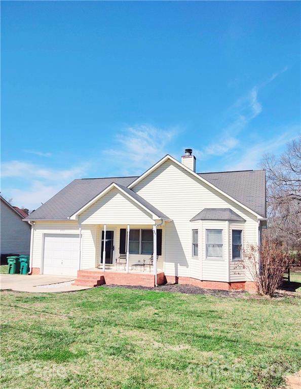 2703 Plantation Way - Photo 1