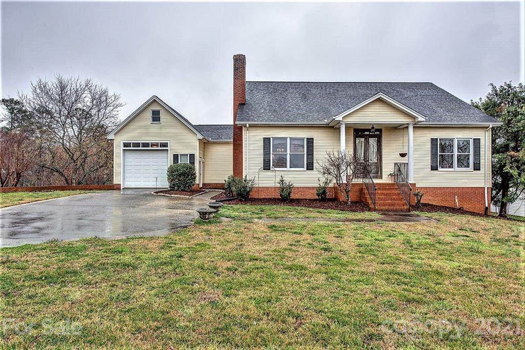 112 Pine Lake Drive - Photo 1