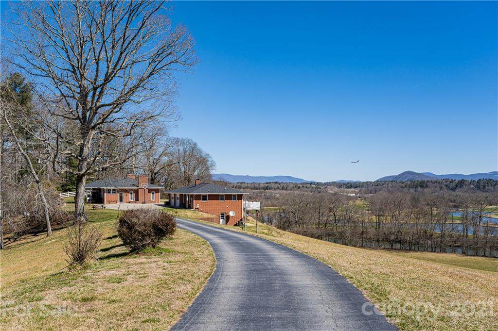598 Miles View Drive - Photo 1