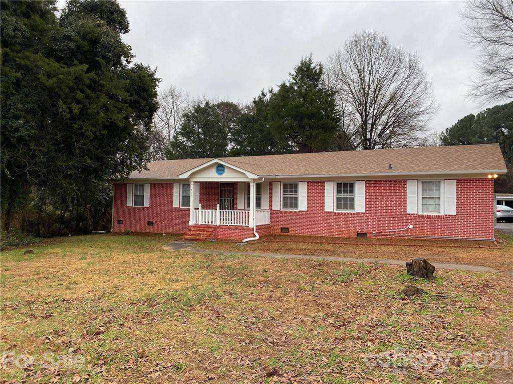 4901 Hamilton Circle - Photo 1