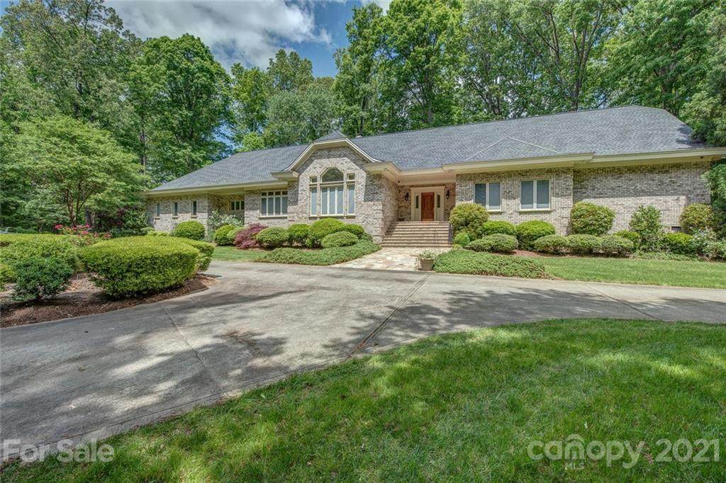 2707 Ashbourne Drive - Photo 1