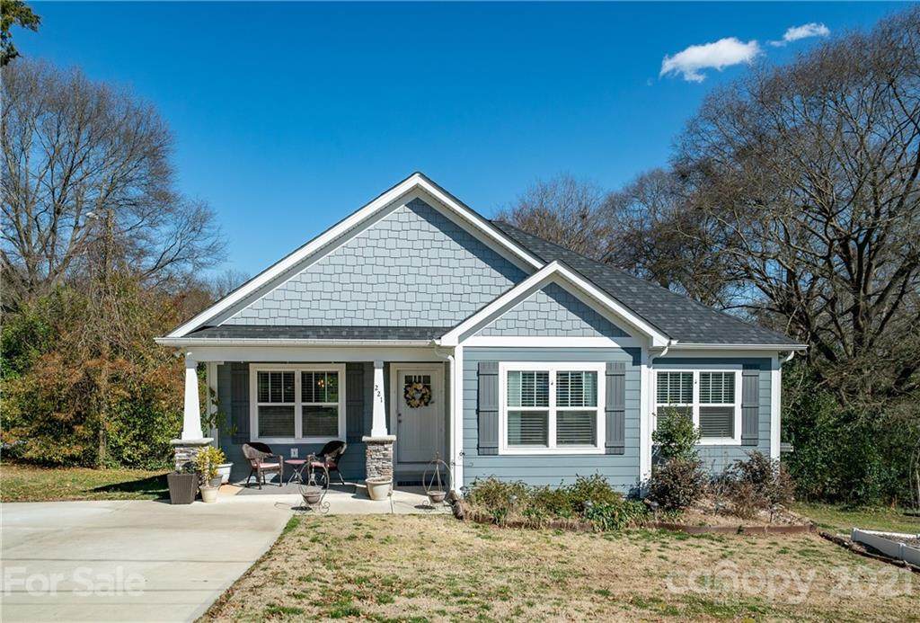 221 Price Street - Photo 1