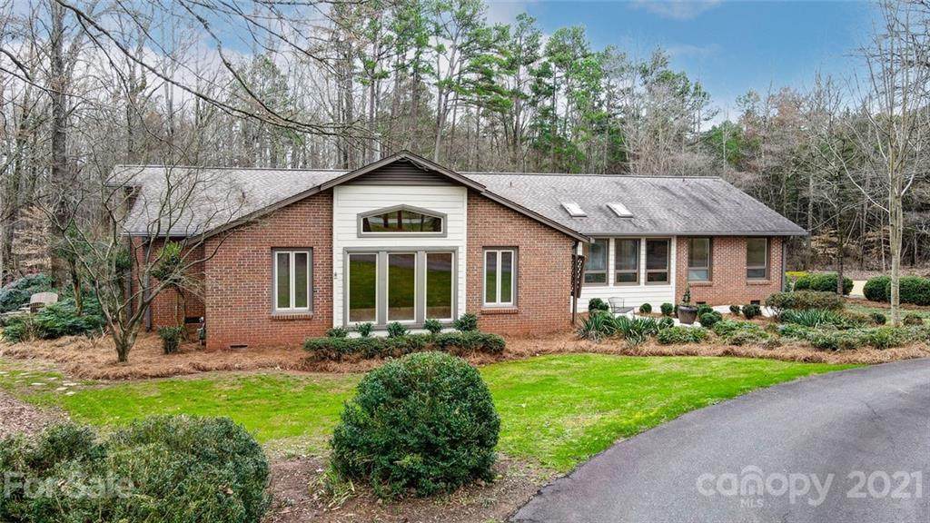 2319 Chestnut Lane - Photo 1
