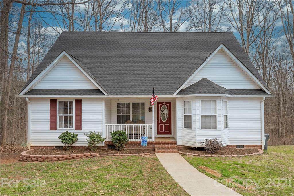 214 Hickory Lane - Photo 1