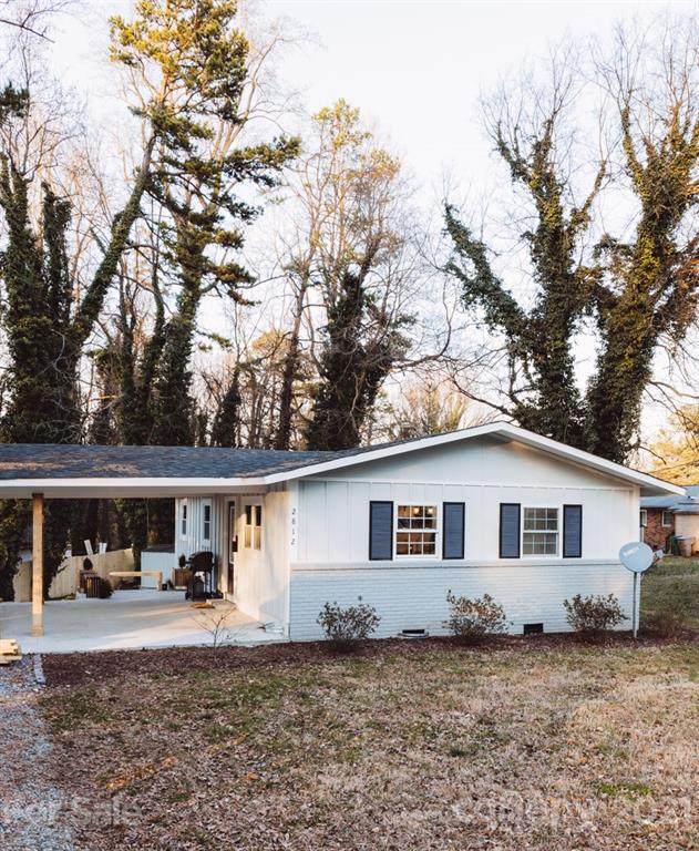 2812 Ravencroft Drive - Photo 1