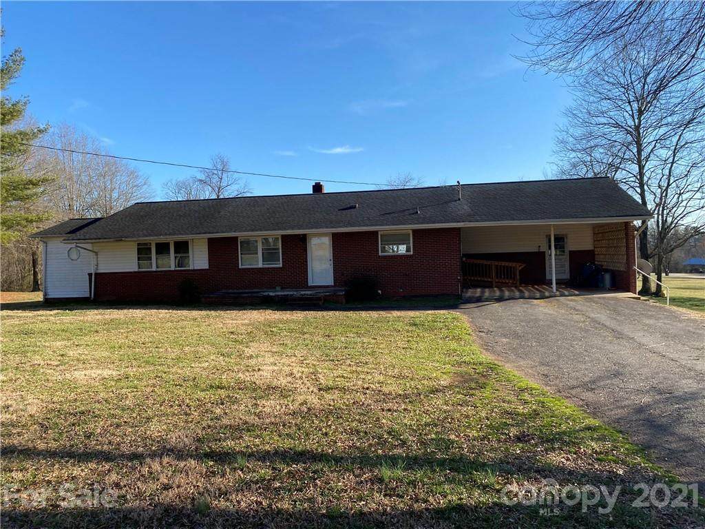 821 Piney Grove Road - Photo 1