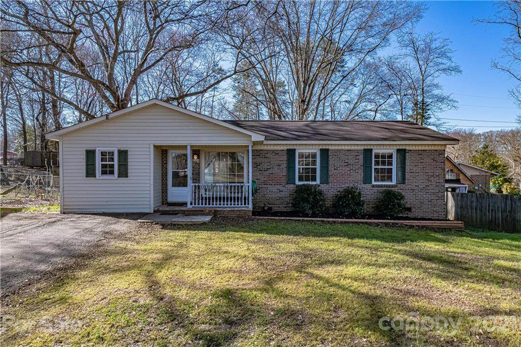 211 Vinton Drive - Photo 1