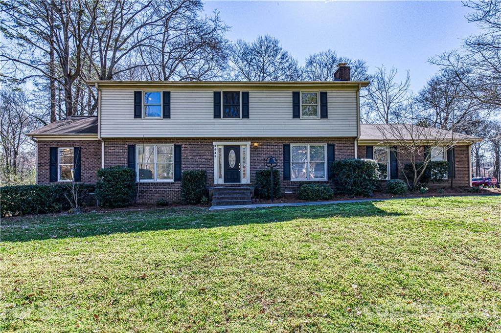 2648 Camelot Drive - Photo 1