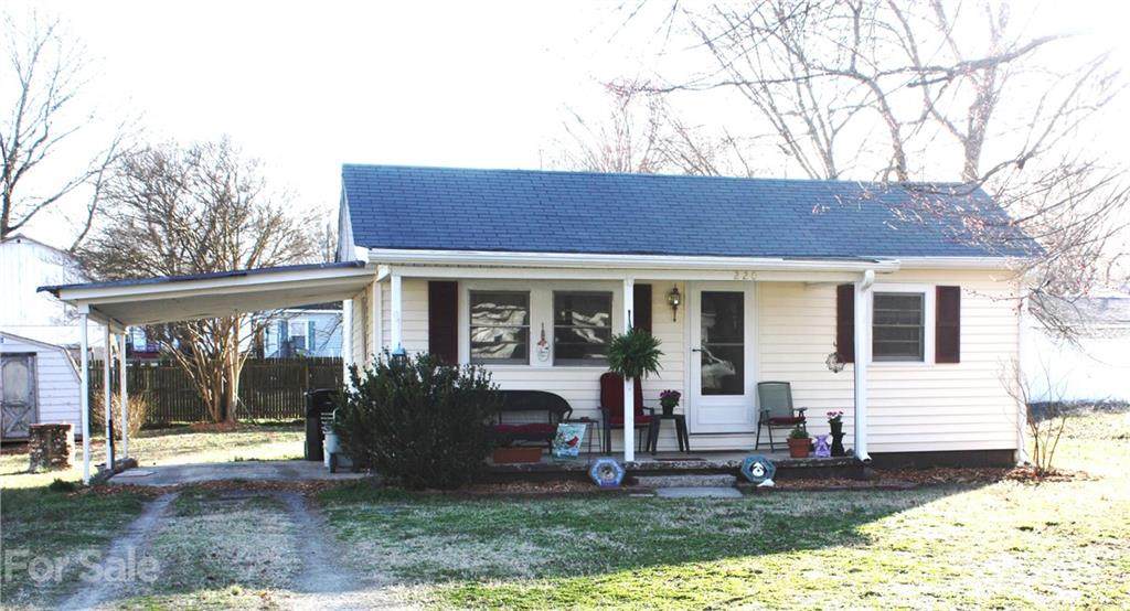220 Highland Avenue - Photo 1