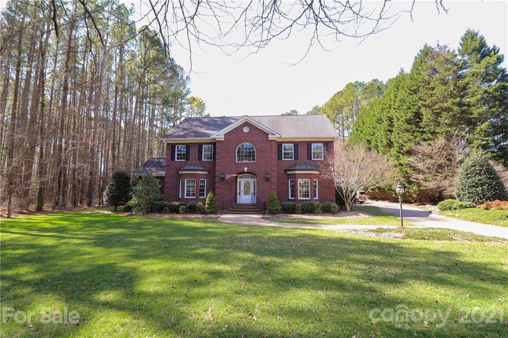 223 Glenview Drive - Photo 1