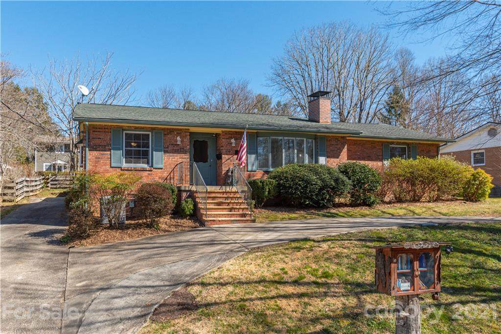192 Dogwood Drive - Photo 1