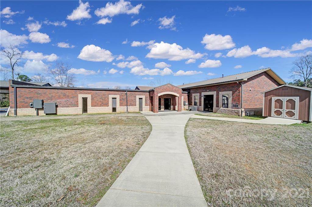 1689 Springsteen Road - Photo 1