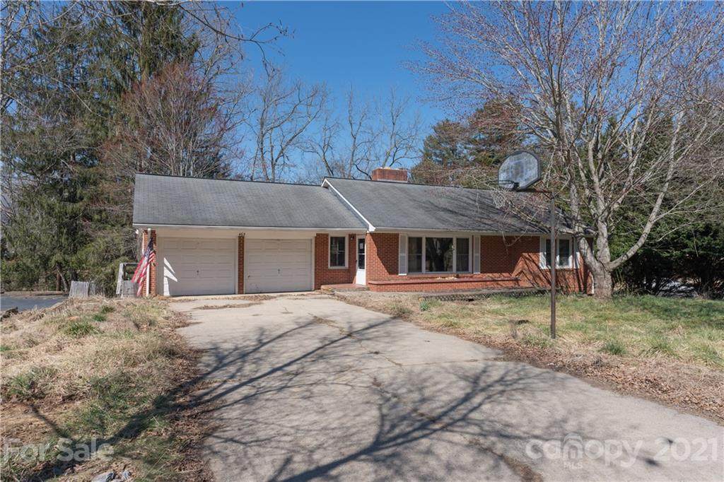 465 East Marshall Street - Photo 1