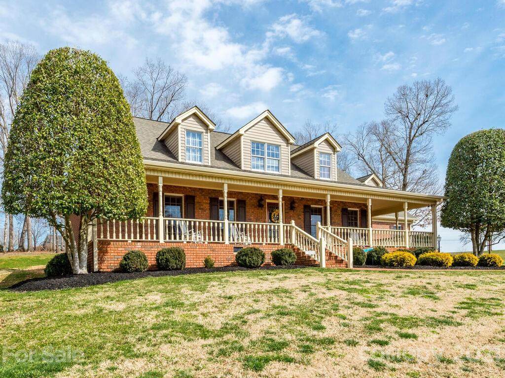 1056 Tanners Grove Road - Photo 1