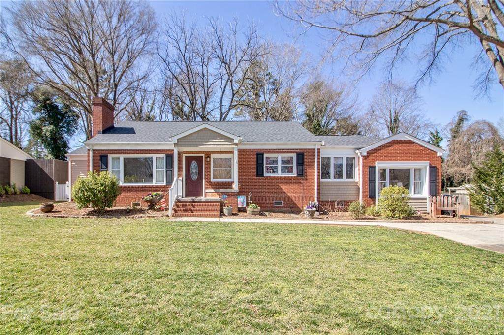 545 Lakeside Drive - Photo 1