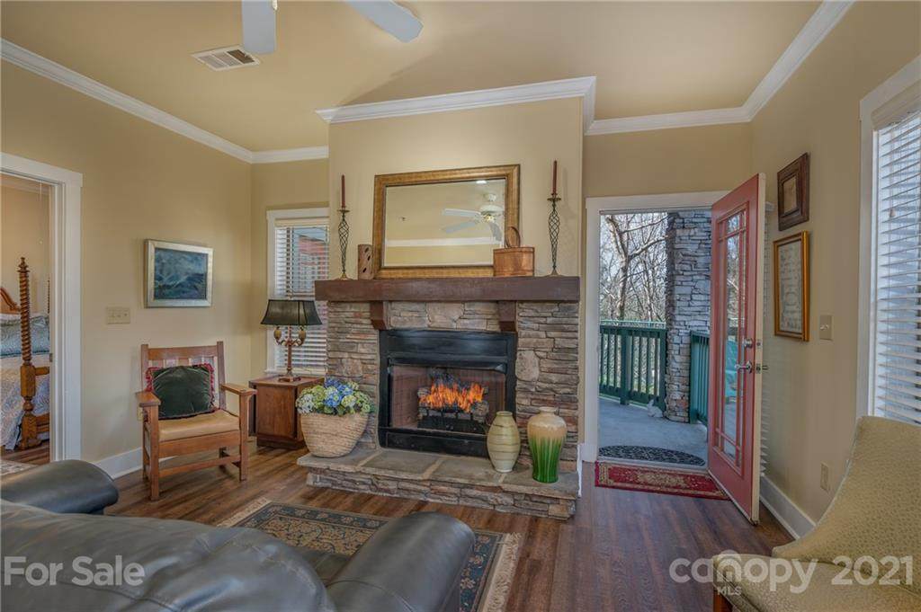 9 Kenilworth Knoll - Photo 1