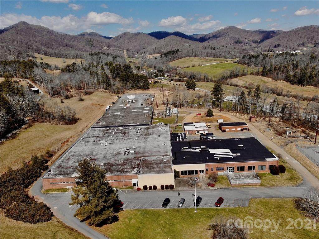 400 Hickory Drive - Photo 1