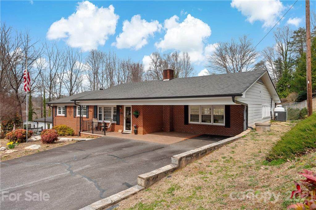 424 Veterans Drive - Photo 1