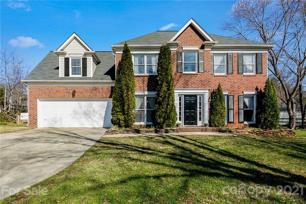 111 Woodfern Place - Photo 1